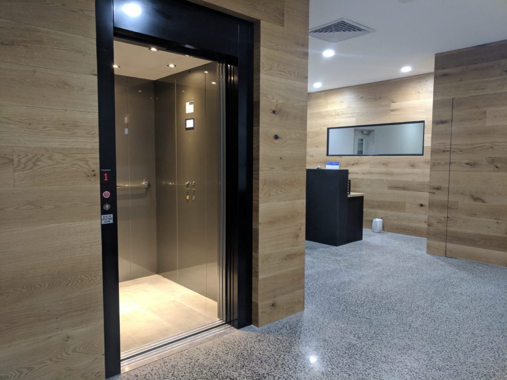 commercial lift for a mezzanine