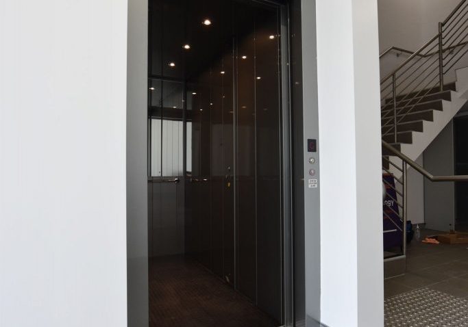 platinum elevators stretcher lift e1597055517393